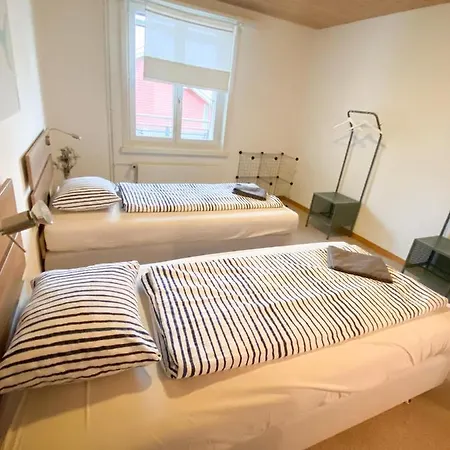 بيت ضيافة Neb-thun Lodge's 1 Hilterfingen Ringstrasse 6 ثون