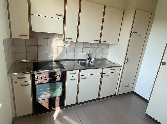 בית הארחה Neb-thun Lodge's 1 Hilterfingen Ringstrasse 6 3*